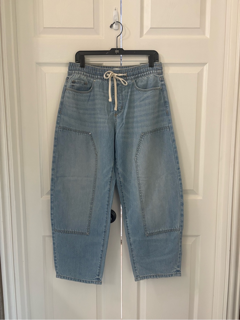 NWT - LOFT Rivete Denim Light Wash Drawstring Barrel Cropped Jeans. Size: 28/6